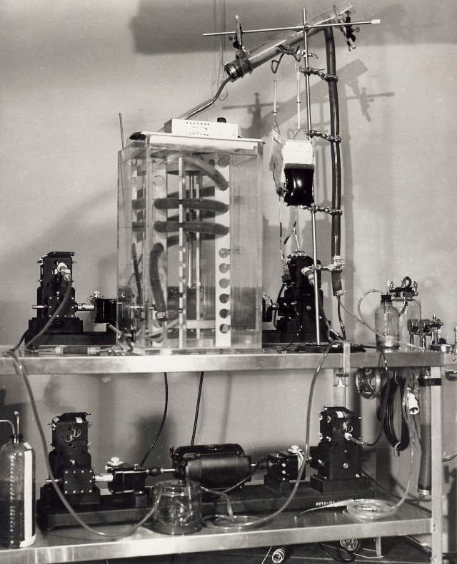 pump-oxygenator machine
