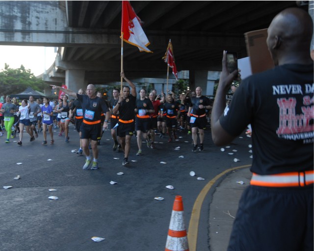 8th TSC participates in the 2016 Great Aloha Run
