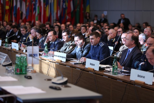 Hodges represents US at OSCE military doctrine seminar in Vienna