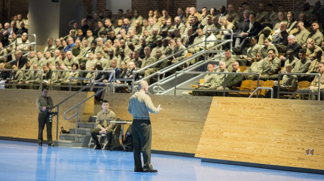 Commandant talks priorities with DC-area Marines
