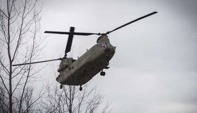 Cavalry troops conduct aerial insertion training