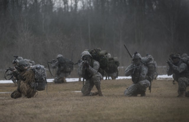 Cavalry troops conduct aerial insertion training