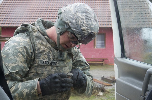 Fort Leonard Wood EOD team partners with Moldovan armed forces, prepares for Kosovo deployment