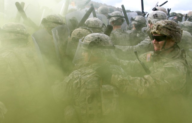 Operation Dynamic Manor prepares Soldiers for peace support mission