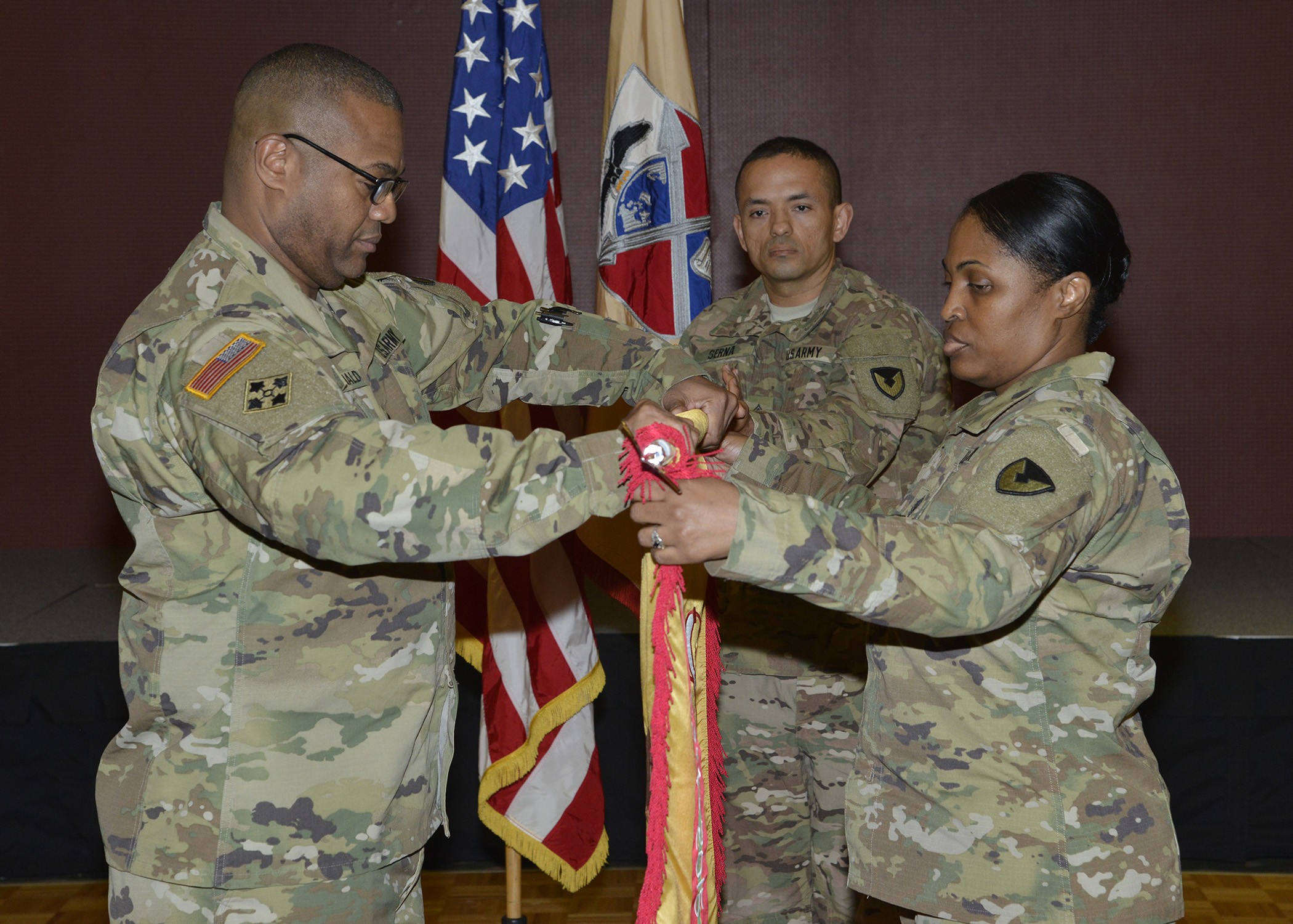 922nd cases its colors for deployment | Article | The United States Army