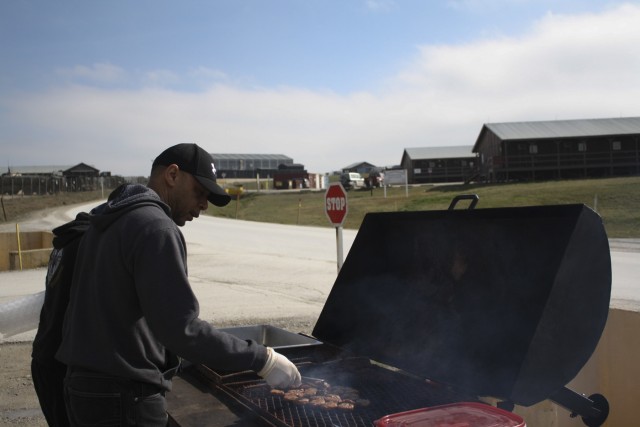 Postal Soldiers hold rodeo to wrangle Soldiers' shipments from Kosovo