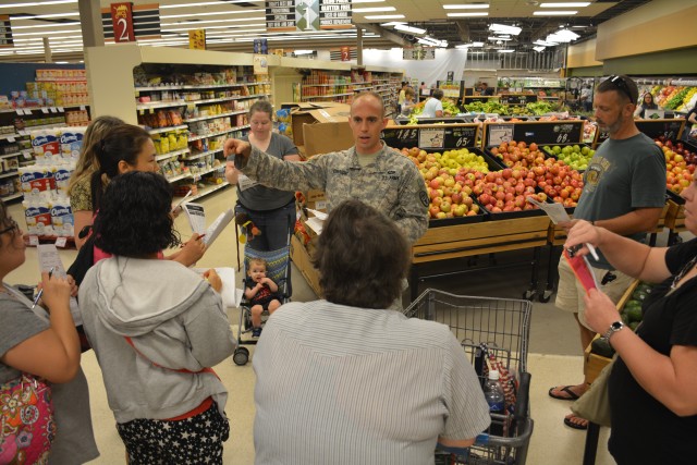 Commissary tour offers participants guidelines for making healthy food