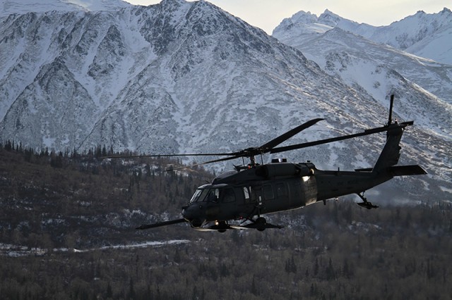 Alaska Air Guard members rescue injured snowmobiler near Seward