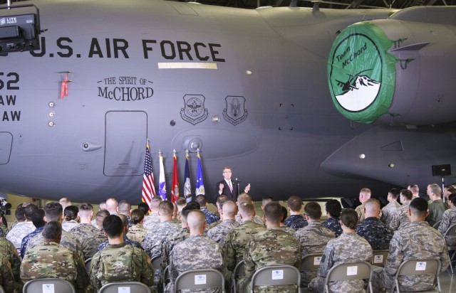 Secretary of Defense holds troop event with Washington State service members