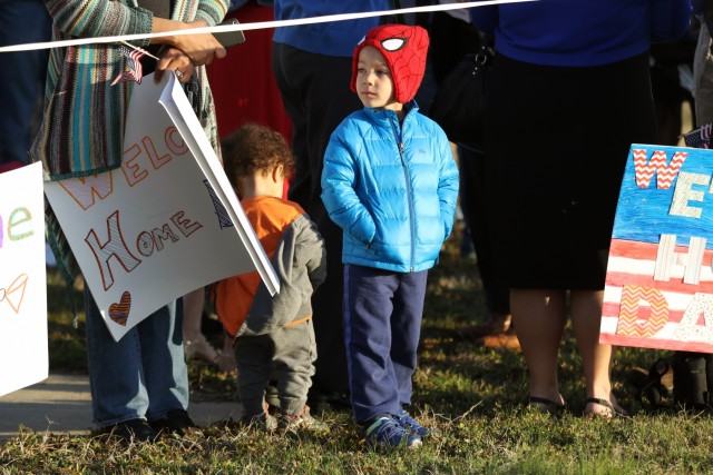 82nd Airborne Division paratroopers redeploy