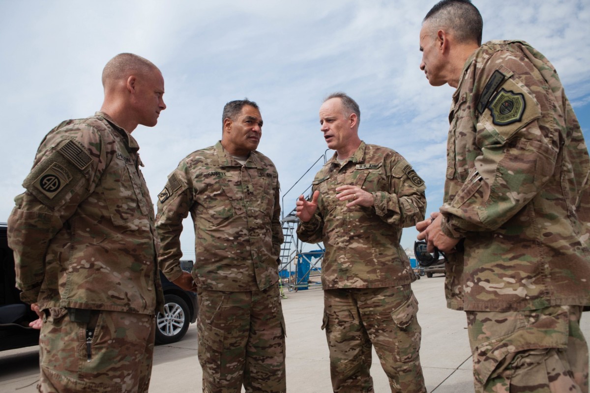 Lt. Gen. Michael Garrett, Commander, US Army Central (ARCENT), meets ...