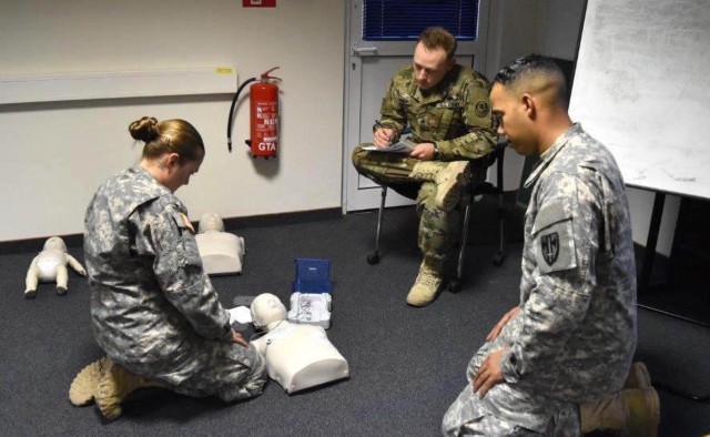 Military Police learn CPR