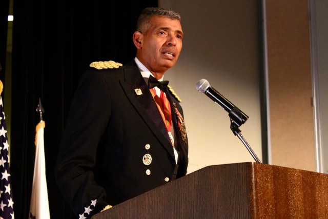 Army Pacific CG addresses JBLM-based artillery service members