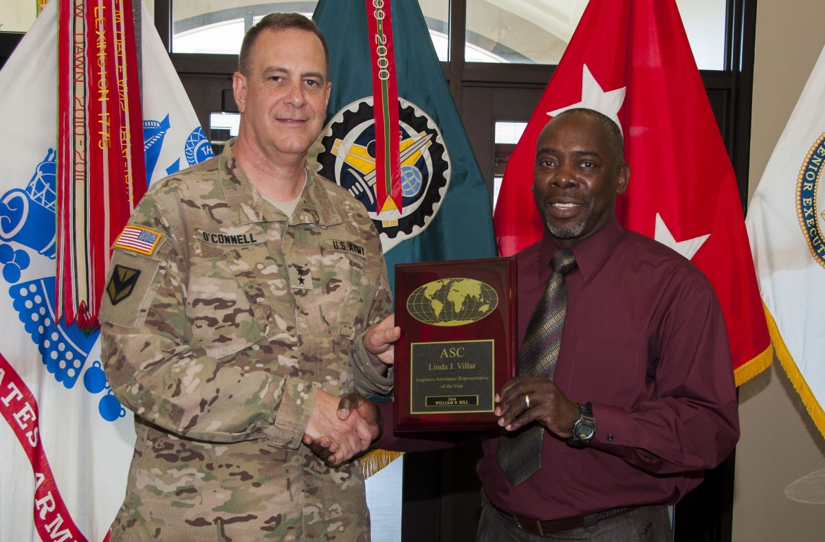 406th AFSB employee receives annual LAR award | Article | The United ...