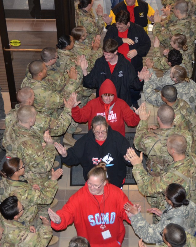 Soldiers greet SOMO athletes