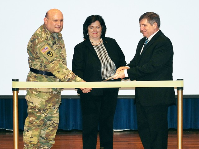 Army opens cutting-edge lab for network science