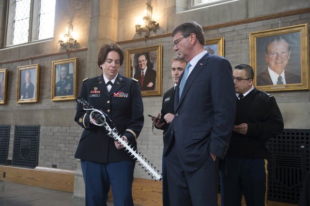 Defense Secretary watches Army cyber demo