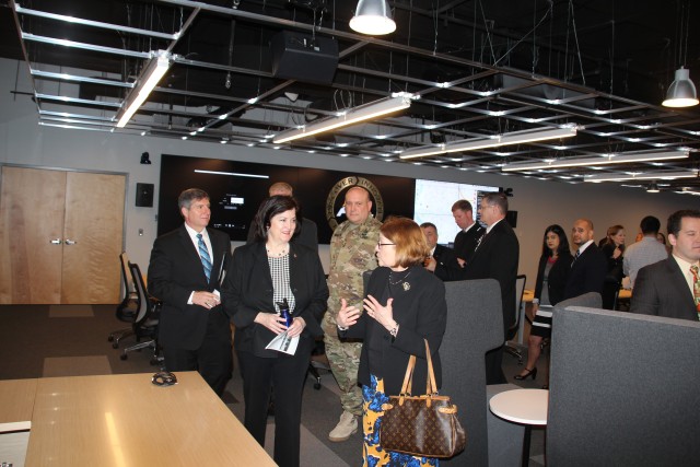 Army opens cutting-edge lab for network science