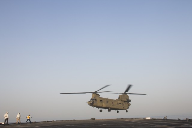 40th CAB helicopters refuel, rearm aboard the USS Ponce