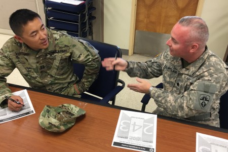 ミリタリー Walking U.S Army Sergeant ミリタリー Walking U.S Army Sergeant ミリタリー Walking U.S