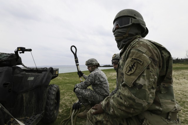 Special Forces support Soldiers participate in sling-load operations