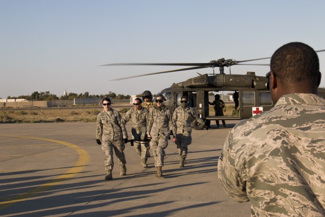 Soldiers provide medevac training for Airmen and Canadian Troops