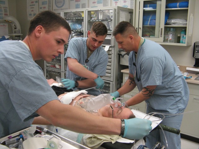 2nd Forward Surgical Team trains with real and simulated patients