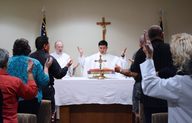 First Catholic Mass held in Army's newest medical center