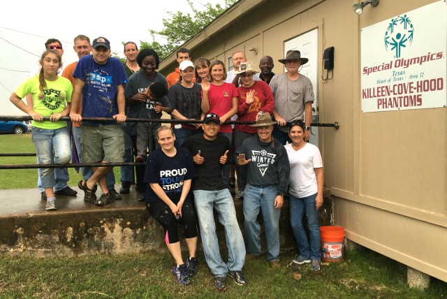 OTC Volunteers give back to Special Olympics Texas, uses paint