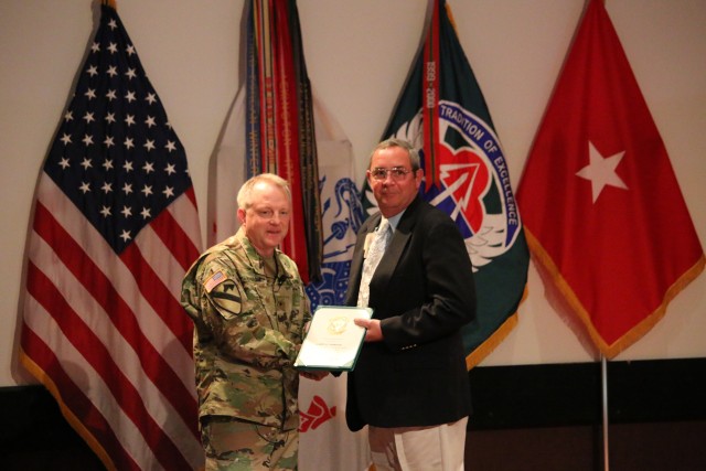 ALBERT THOMPSON RECEIVES 30-YEAR AWARD