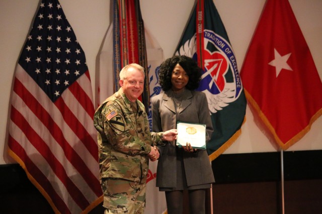 DEBORAH ASBERRY RECEIVES 35-YEAR AWARD