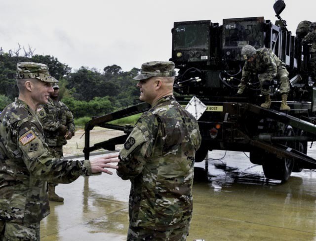 SMA Dailey Visits Snake Eyes' Soldiers