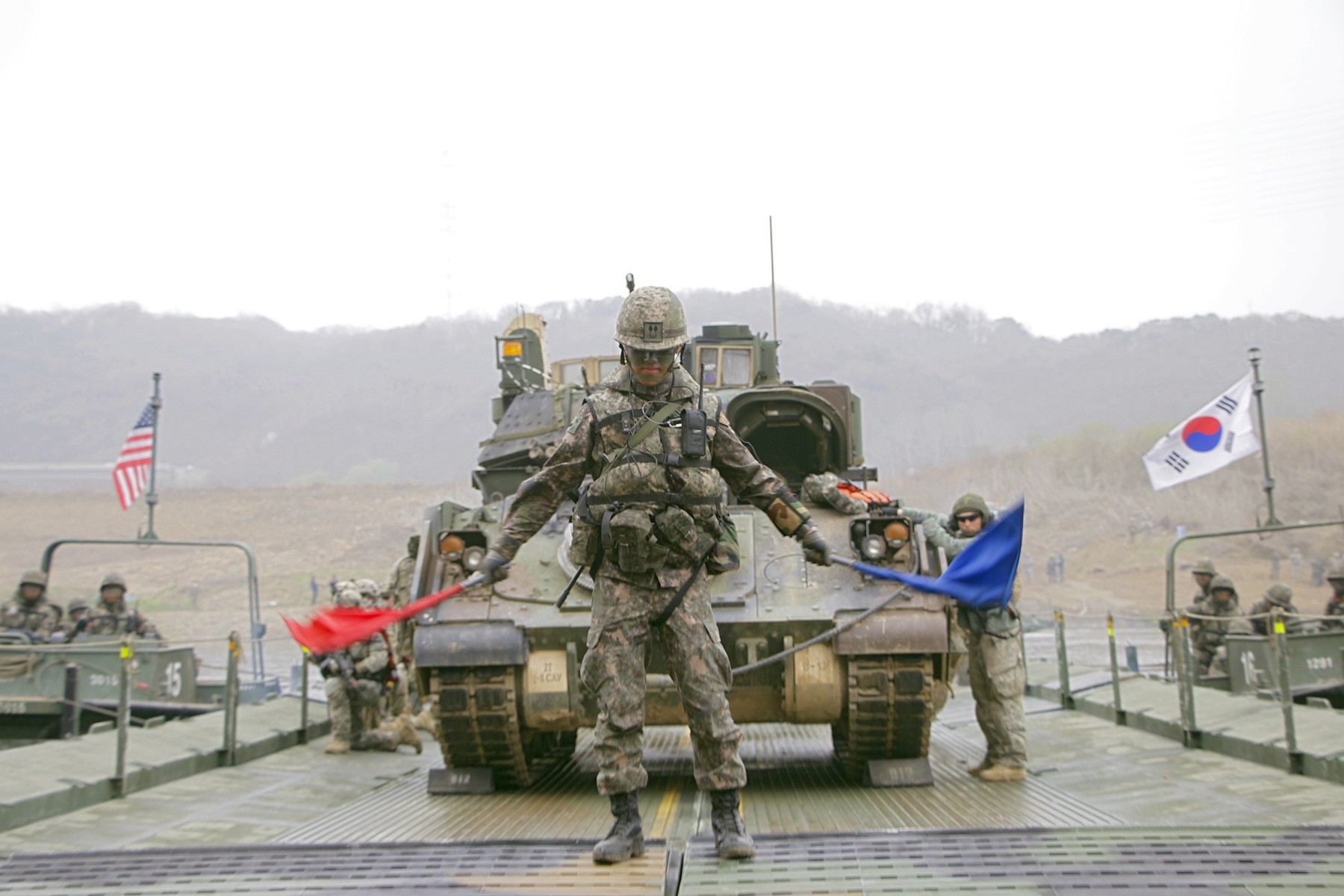 Us South Korea Soldiers Conduct Large Scale River Crossing Exercise