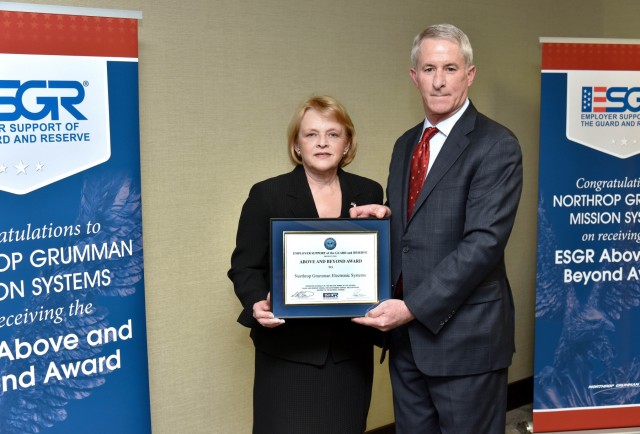 Soldier recognizes employer for outstanding service