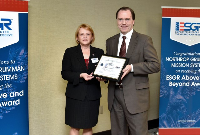 Soldier recognizes employer for outstanding service