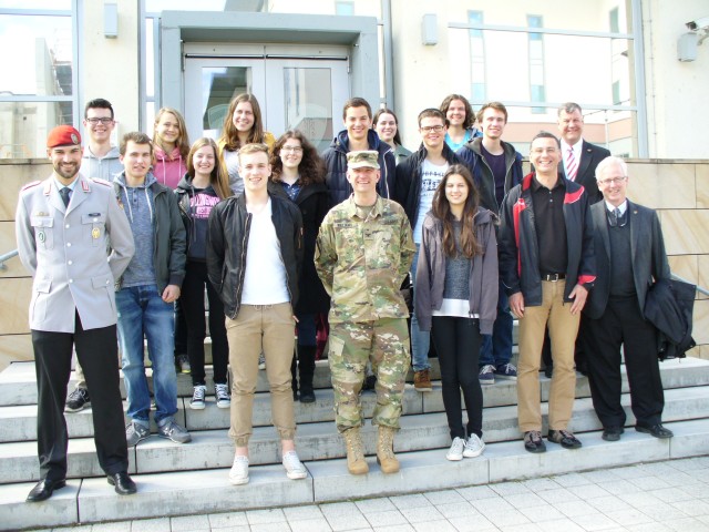 Hansenberg School students visit U.S. Army Europe headquarters