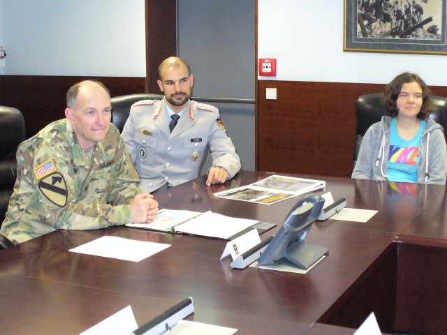 Hansenberg School students visit U.S. Army Europe headquarters