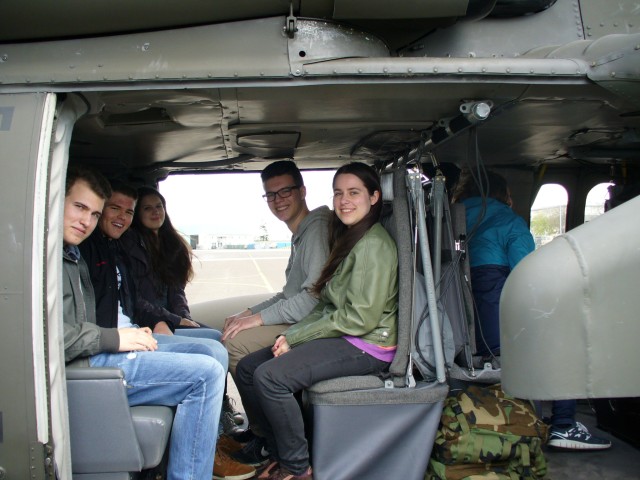 Hansenberg School students visit U.S. Army Europe headquarters