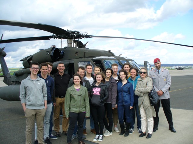 Hansenberg School students visit U.S. Army Europe headquarters