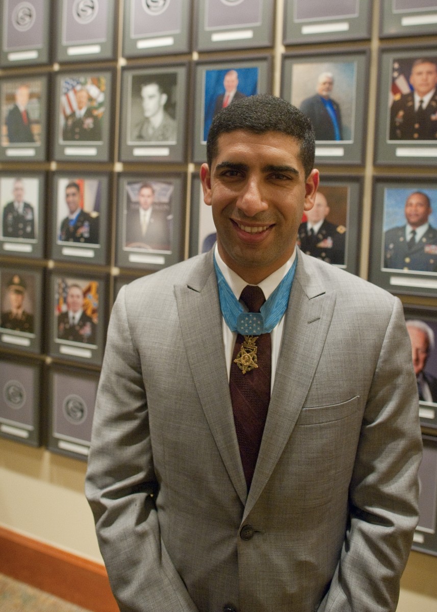 Medal Of Honor Recipient Inducted Into OCS Hall Of Fame | Article | The ...