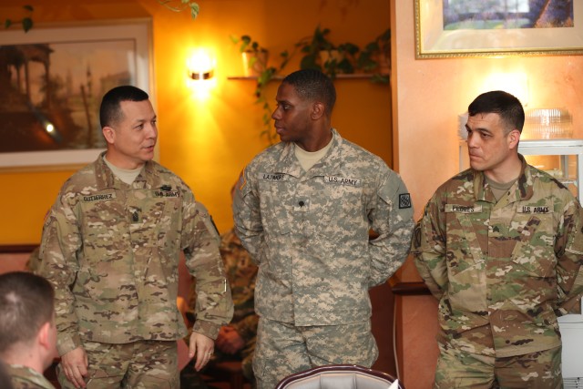 5th Signal Command names best warriors of the year