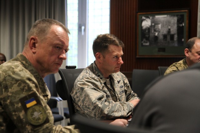 Ukrainian General meets with SOCEUR CG