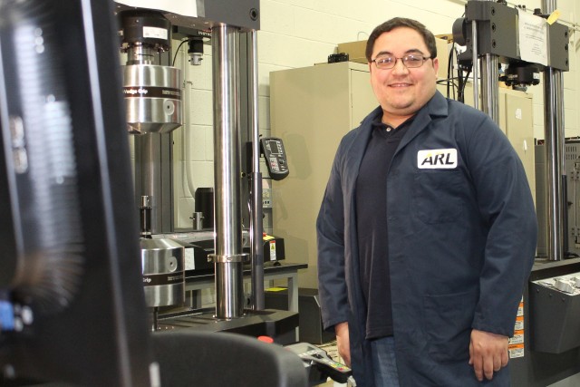 Texas aerospace engineer researches nanotechnology for Army