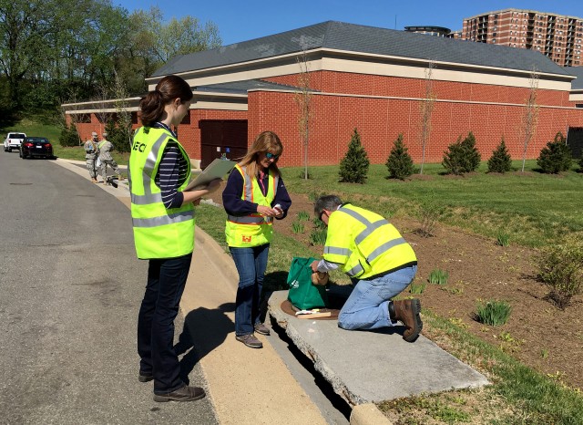 'No dumping, drains to stream'