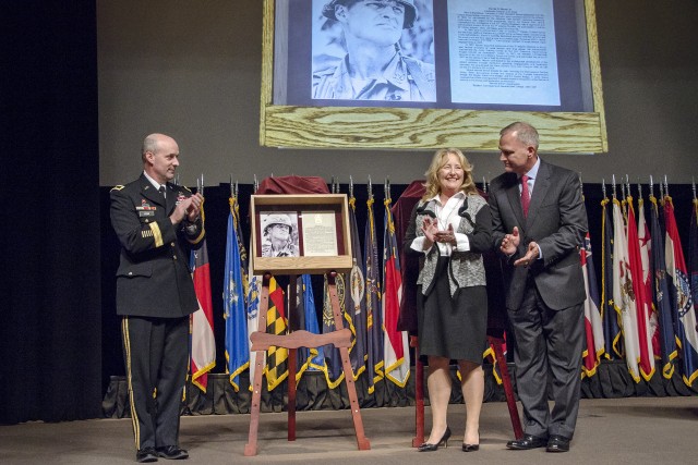 Lt. Gen. Hal Moore honored