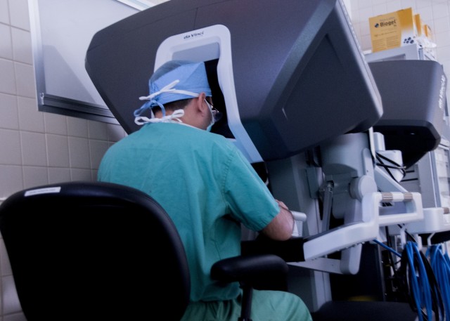 WBAMC first in DoD to use robot for surgery