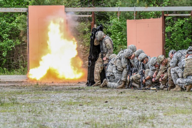 Active, Guard Engineers Prove Capabilities in Virginia Sapper Stakes ...