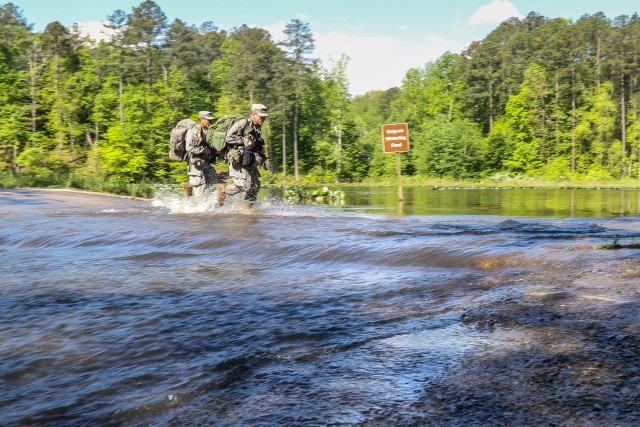 Active, Guard Engineers Prove Capabilities in Virginia Sapper Stakes