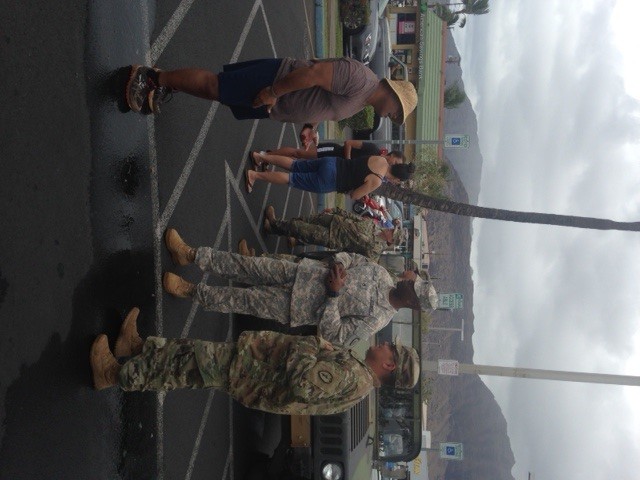 Warrior Brigade Discuss Disaster Preparedness with Waianae Community