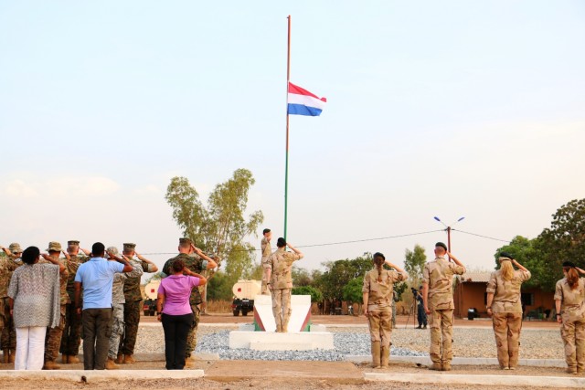 Dutch, WA16 participants recognize Netherlands Remembrance Day